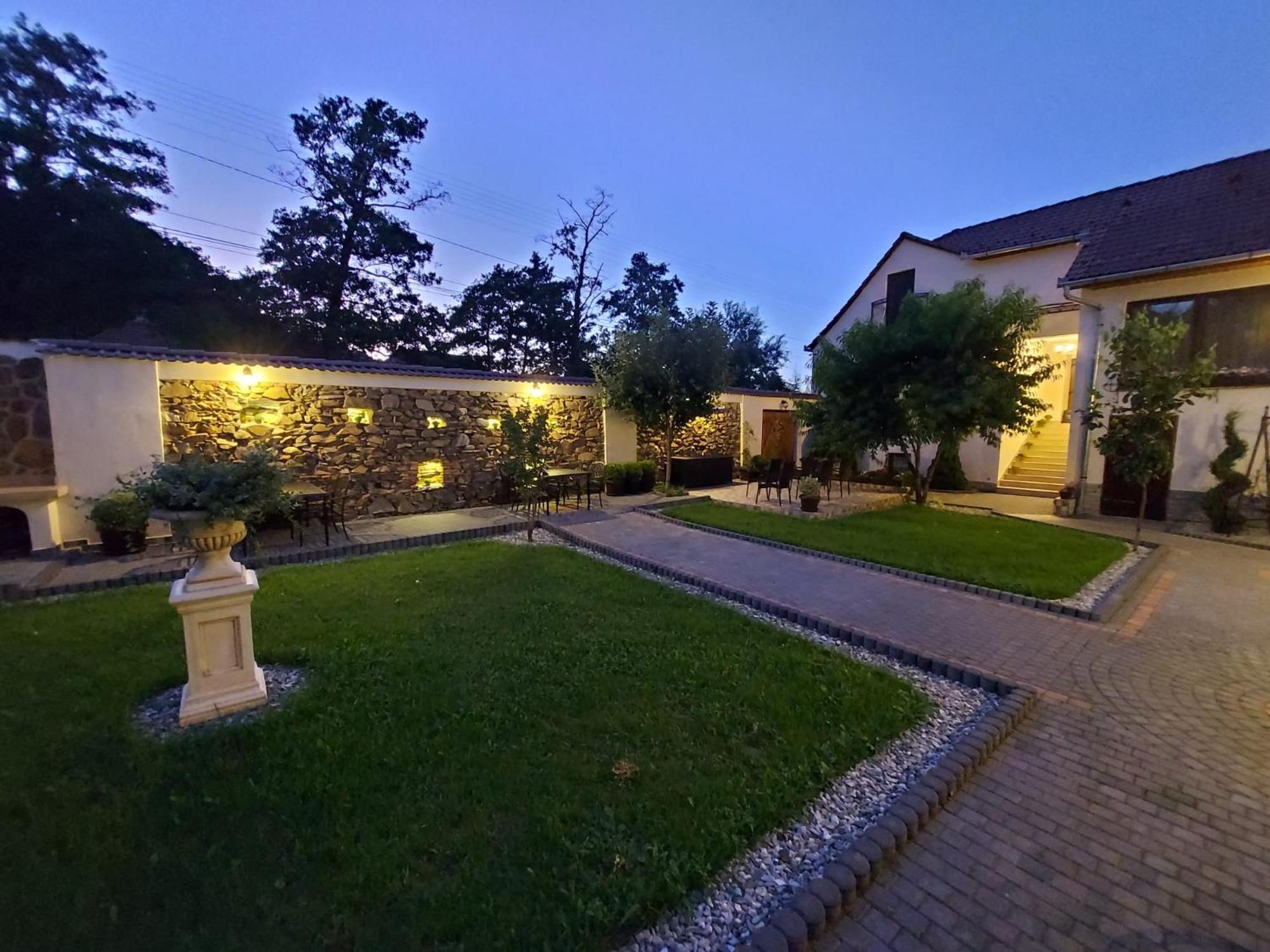 Hotel Conacul Poetilor Gura Rîului Exteriér fotografie